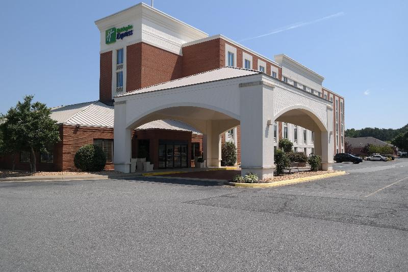 Holiday Inn Express Fredericksburg - Southpoint, An Ihg Hotel Exterior foto